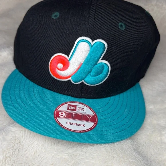 New Era Black and Teal Snapback Montreal Expos Cooperstown Collection Hat - Picture 1 of 4